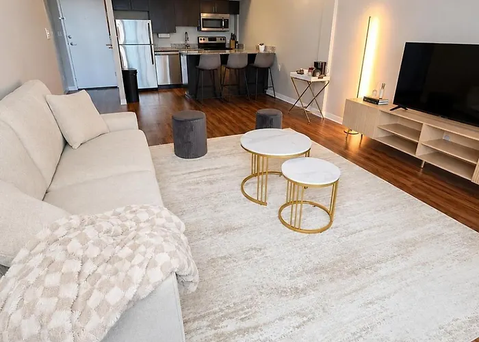 Spacious 1 Bedroom Downtown View Near River Experiences Apartment