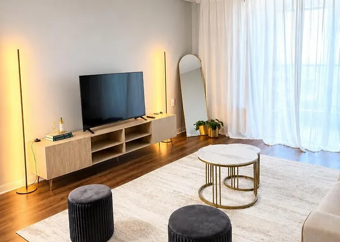 Spacious 1 Bedroom Downtown View Near River Experiences *
